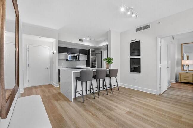 Building Photo - 550 Okeechobee Blvd