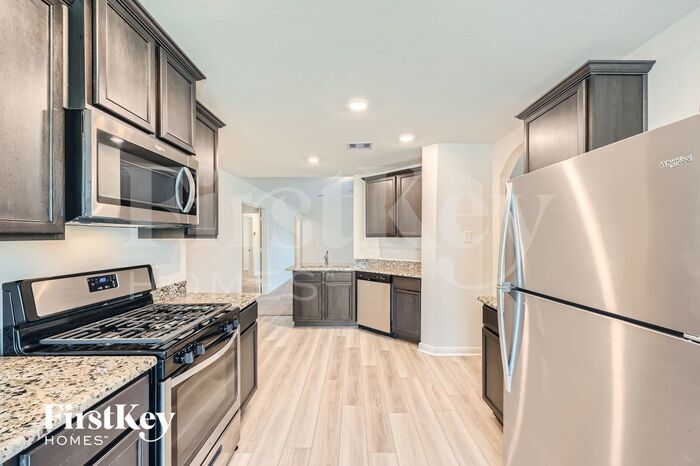 Building Photo - 26615 Ezemily Dr
