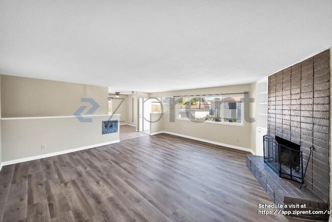 Building Photo - 2543 Hayes Dr