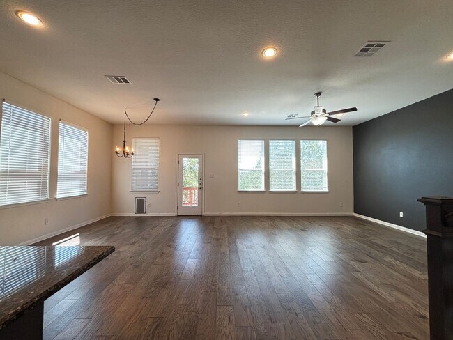 Building Photo - Beautiful 4-Bedroom Home with Free Communi...