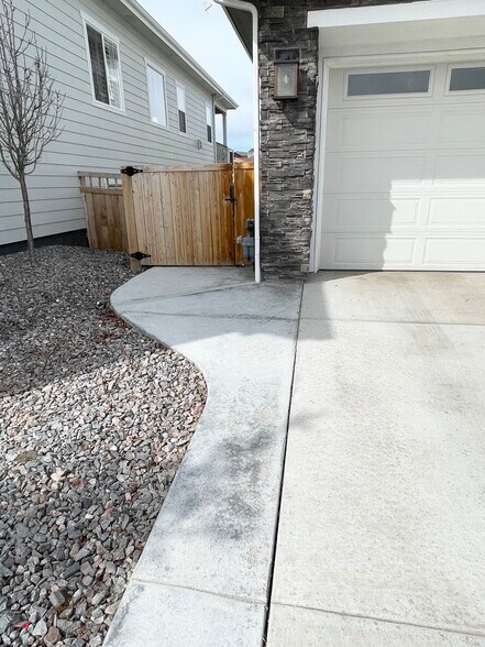 Park on driveway then go through gate, down stairs to back patio/ private entrance - 3009 Eagle Wing Way