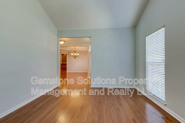 Building Photo - 756 Rolling Fork Dr