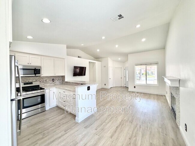 Building Photo - 39721 Rustic Glen Dr