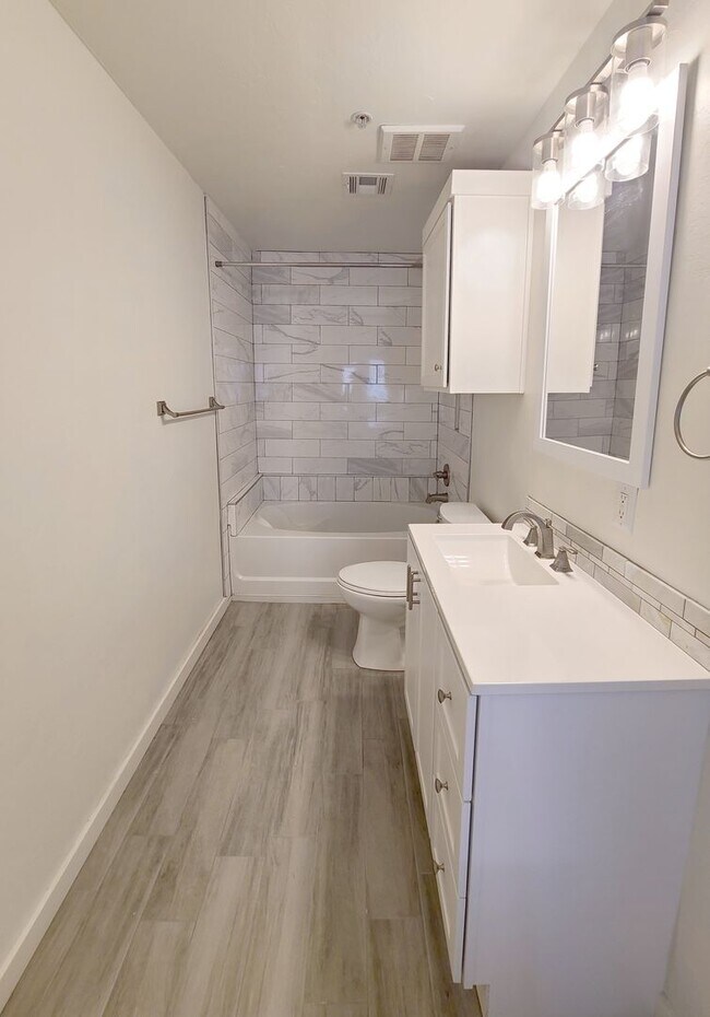 Building Photo - Remodeled Condo in Norman