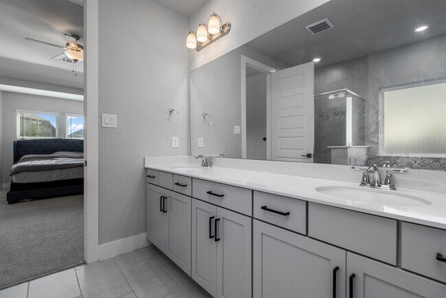 Building Photo - 17828 Hanson Ridge Dr