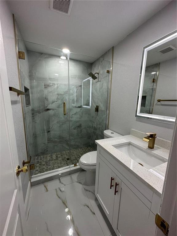 Building Photo - 7813 Lakeshore Dr