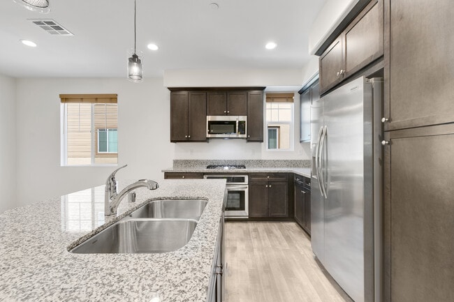 Building Photo - 7398 Solstice Pl