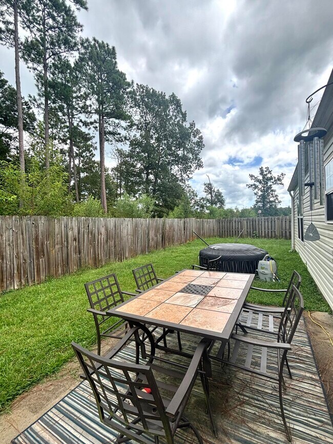 Building Photo - 398 Beryl Dr