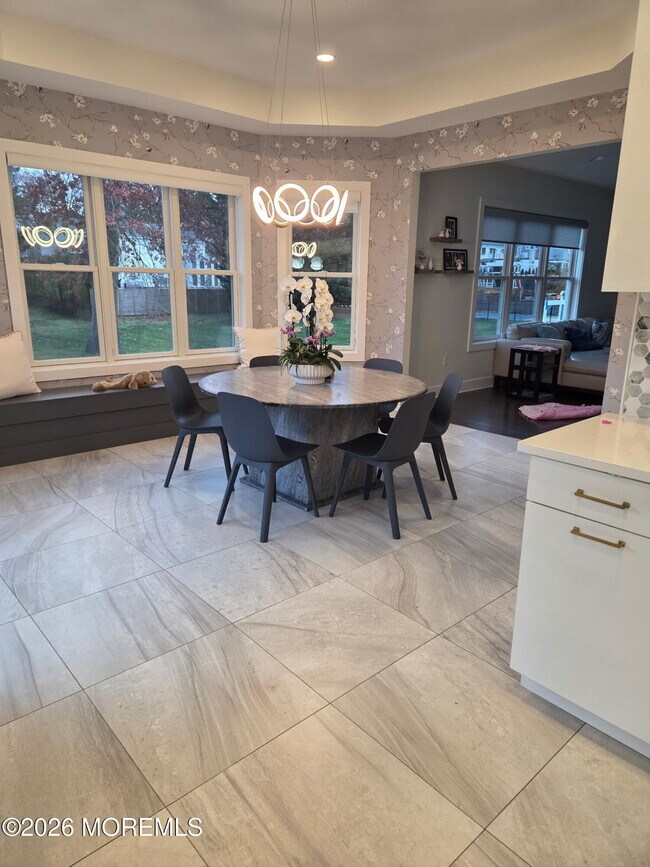 Building Photo - 475 Monmouth Pl