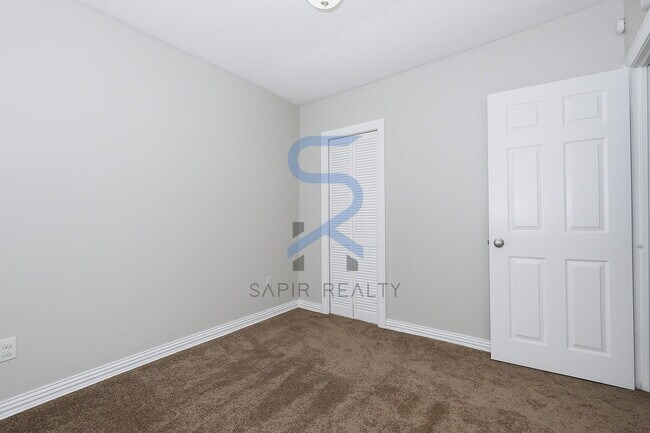 Building Photo - Move in before December 31st and get $100 OFF your rent for the first 3 months — PLUS a $250 Amaz...