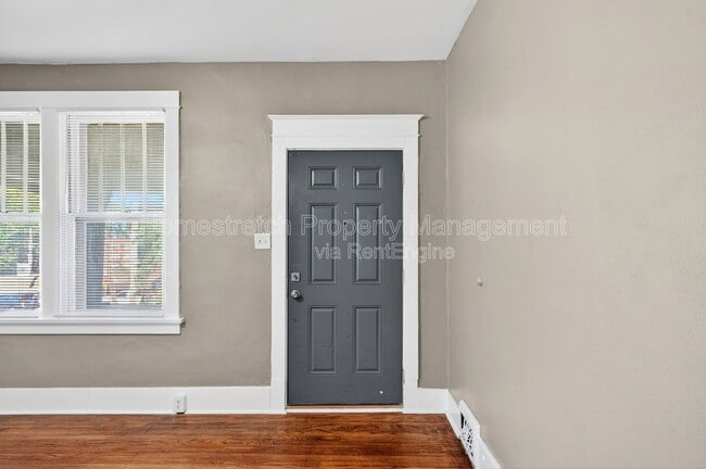 Building Photo - 2330 Hord Ave