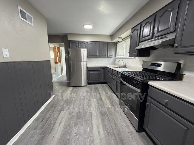 Building Photo - 24 Barto Dr