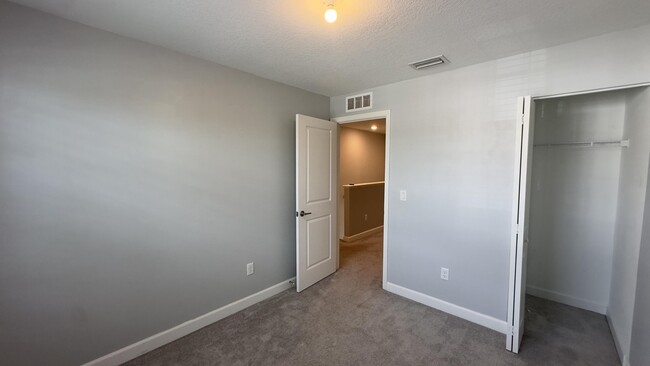 Building Photo - 4230 Napoli Lake Dr