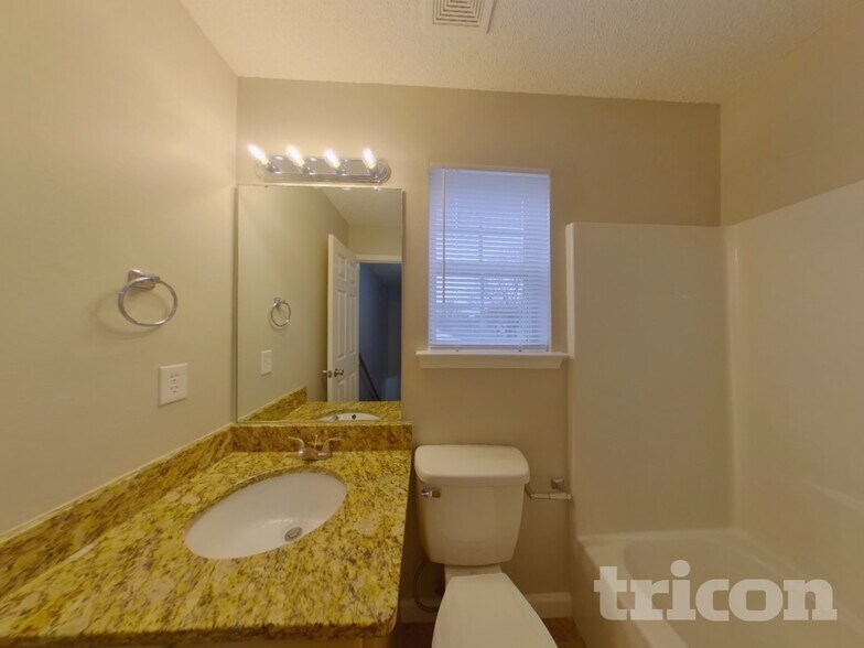 Building Photo - 7948 Travers Run Dr