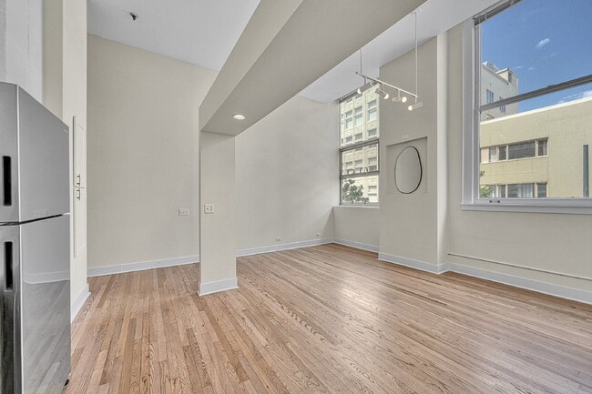 Building Photo - $1,550.00, 1 bed1 bath Updated Condo located in the heart of Denver