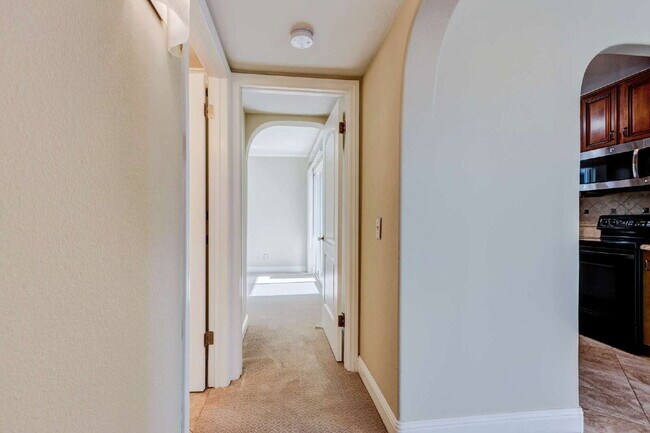 Building Photo - Ocean Views – Beachside Living