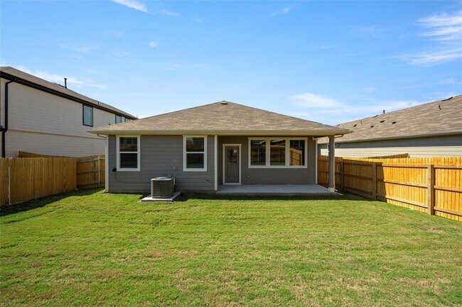 Building Photo - 224 Kickapoo Ln