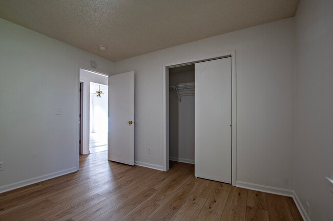 Building Photo - 1412 E 21st Terrace