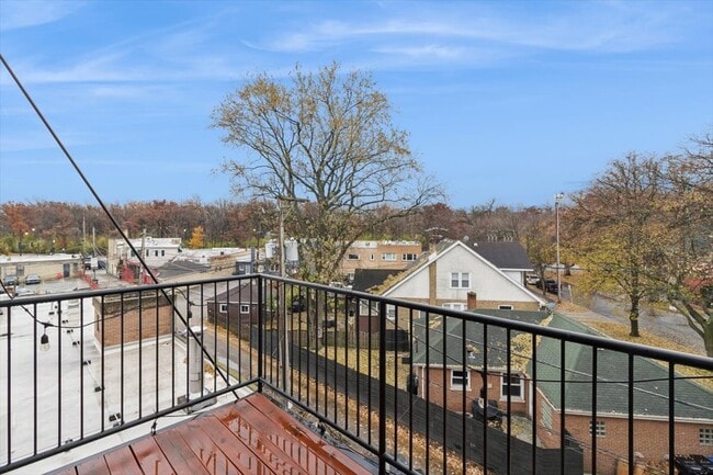 Building Photo - 6436 N Lehigh Ave