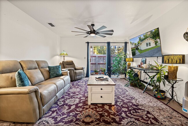 Building Photo - Updated Condo In Richfield Gardens Community!