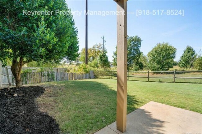 Building Photo - 3 Bed | 2 Bath | Jenks