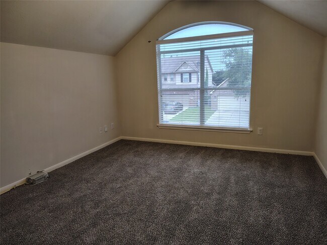 Building Photo - 6126 Menor Crest Dr