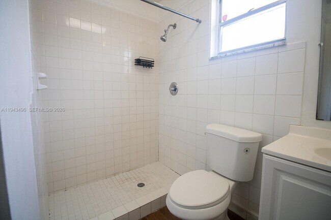 Building Photo - 8690 Sunset Dr