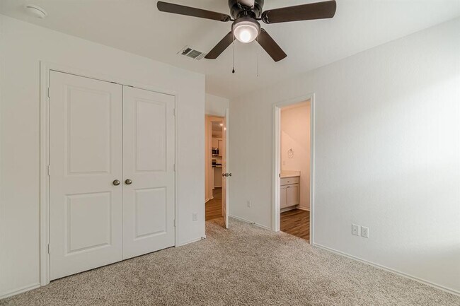 Building Photo - 341 Escondido Cir