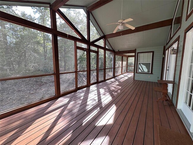 Building Photo - 109 Simpson Ave