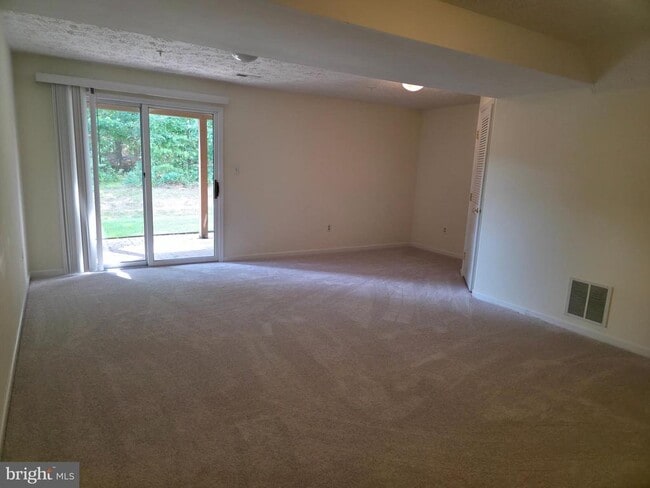 Building Photo - 705 Pine Drift Dr