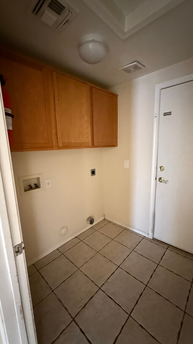 Building Photo - 4509 N 88th Ave
