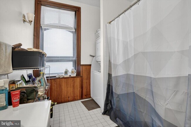 Building Photo - 35 S 13th St