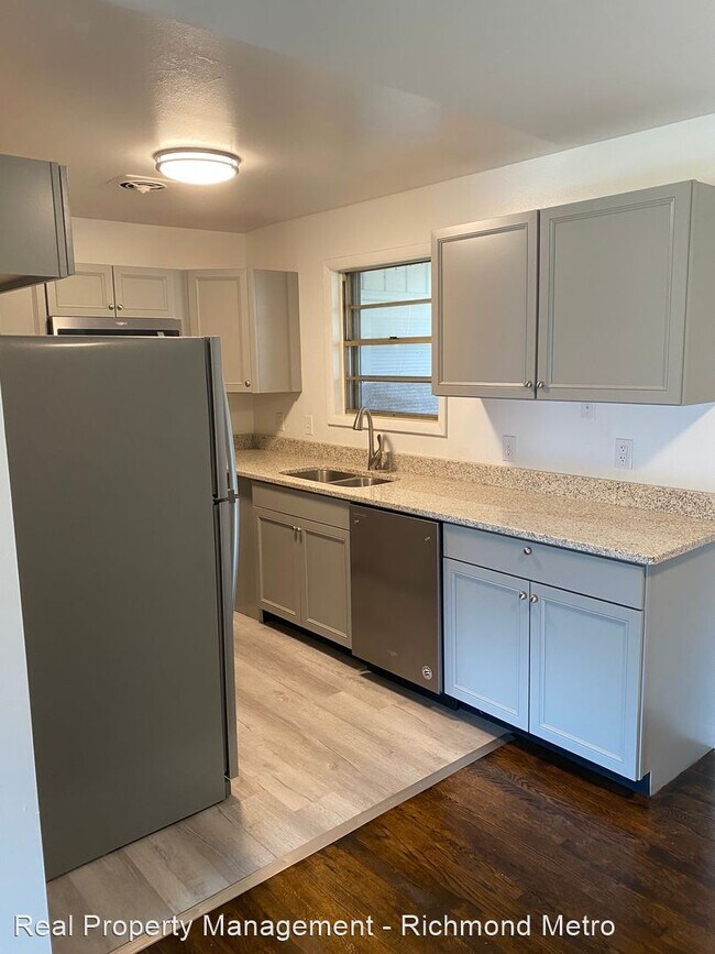 Building Photo - 3 br, 1.5 bath House - 1005 Kinney Street