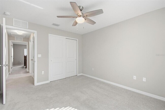 Building Photo - 8 Creek Ct