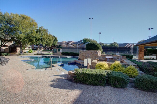 Building Photo - Coming in March! Gated 2BR/2BA Condo in N Arlington!