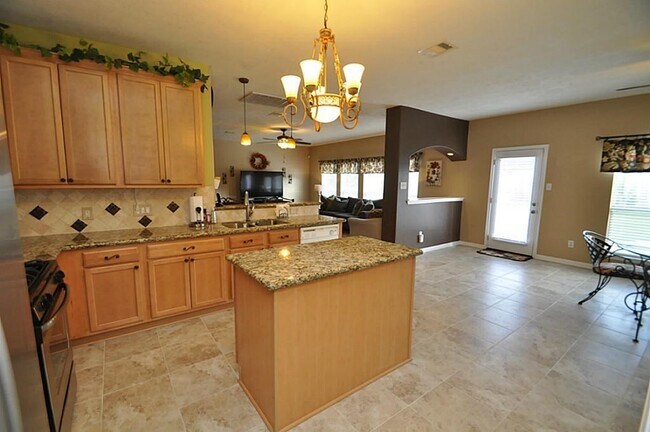 Building Photo - 2931 Silver Landing Ln