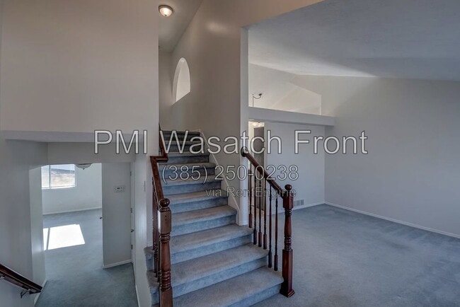 Building Photo - 794 E Savannah Ct