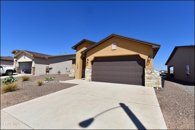 Building Photo - 15149 Imagine Dr