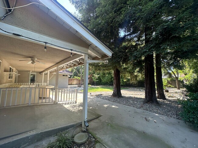 Building Photo - Spacious home in Green Acres coming soon!