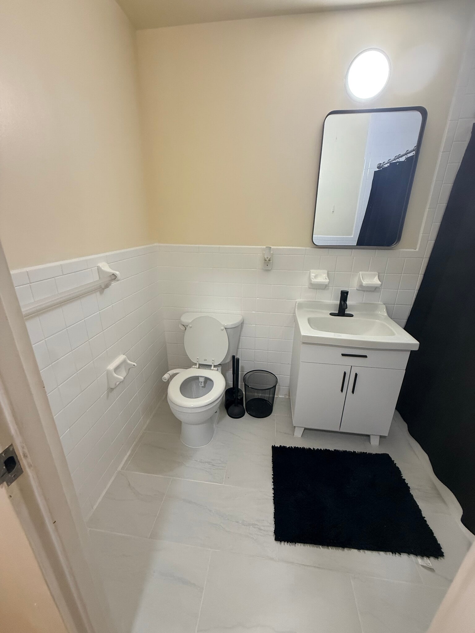 Building Photo - 295 Throop Ave