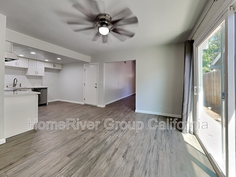 Building Photo - 5901 Spring Glen Dr