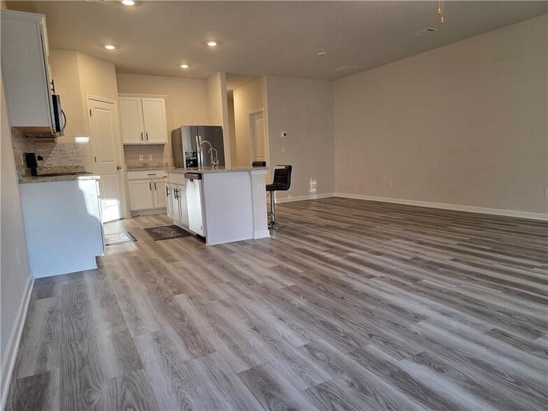 Building Photo - 4169 Oakwood Ter Ct