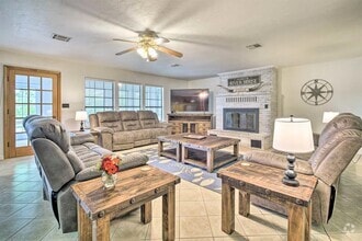 Building Photo - 411 Riverwood Dr