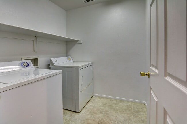 Building Photo - 5332 N Carlsbad Heights St