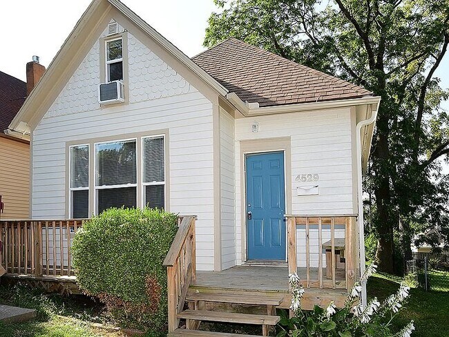 Building Photo - 4529 Charles St