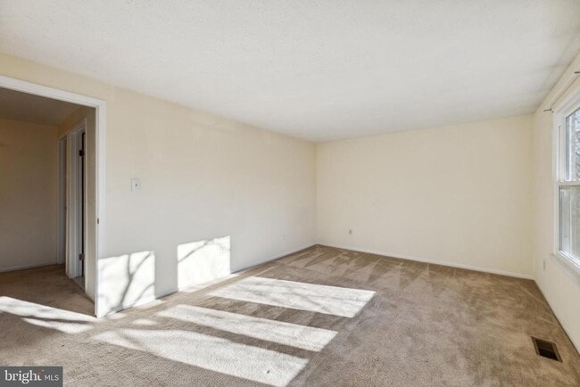 Building Photo - 15023 Oak Crest Ct