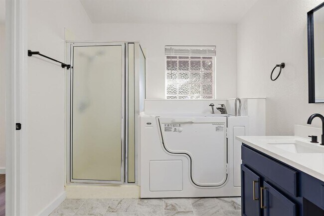 Building Photo - 3219 Arroyo Bluff Ln