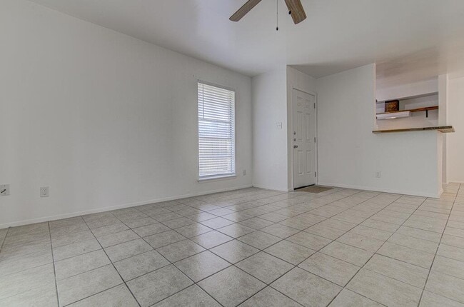 Building Photo - 805 Sirocco Dr