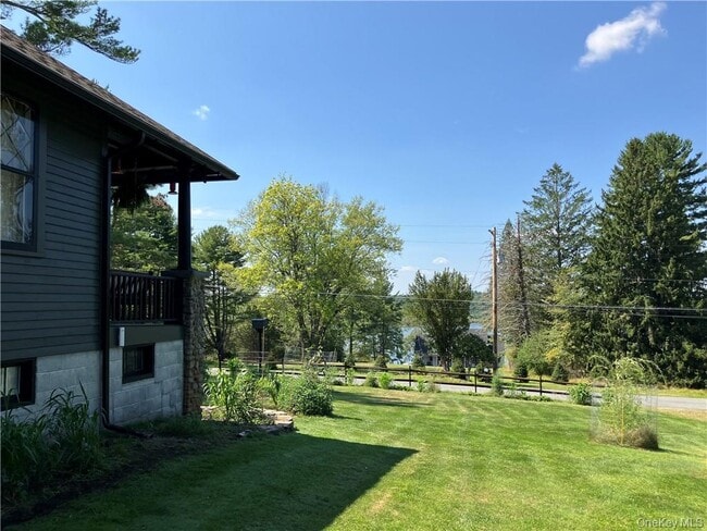 Building Photo - 283 Lake View Dr