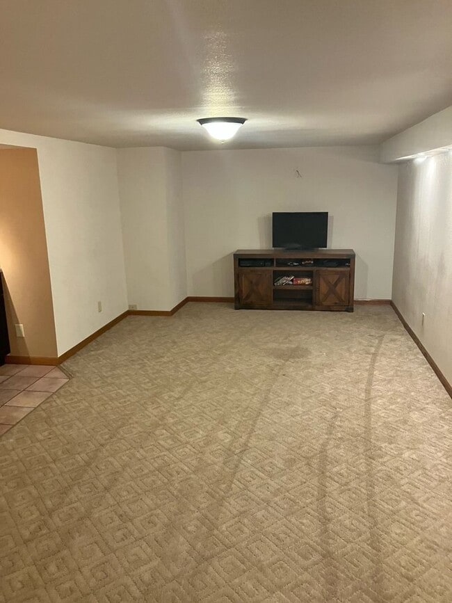 Building Photo - Single Family Home for Rent in Genesee